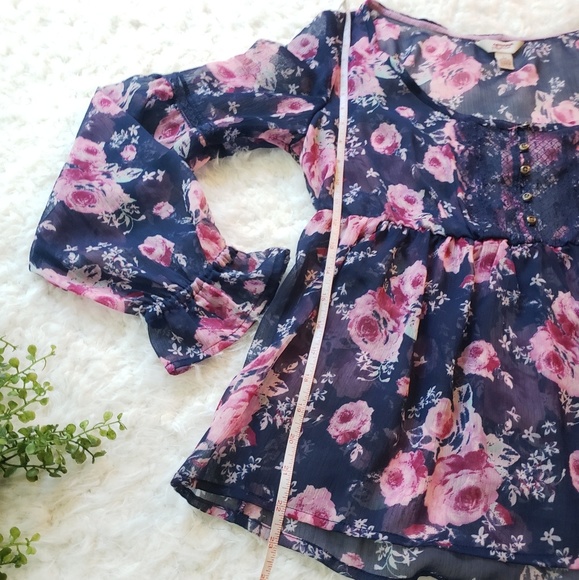 Arizona Jeans Flowy Floral Top - Picture 4 of 6